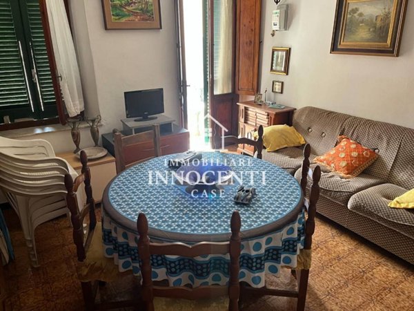 casa indipendente in vendita a Massa