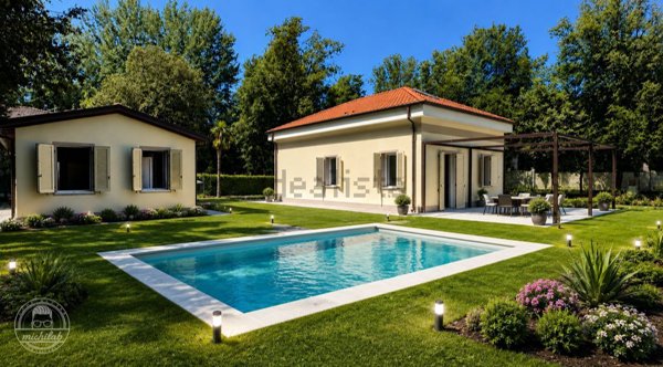 casa indipendente in vendita a Massa in zona Marina dei Ronchi