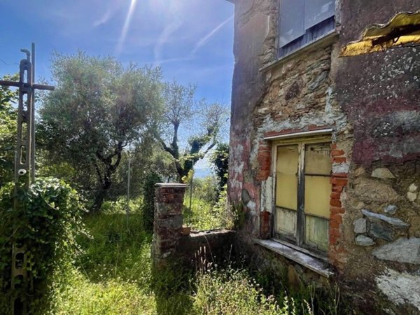 casale in vendita a Massa in zona Pariana