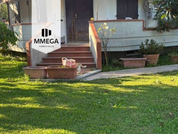 casa indipendente in vendita a Massa