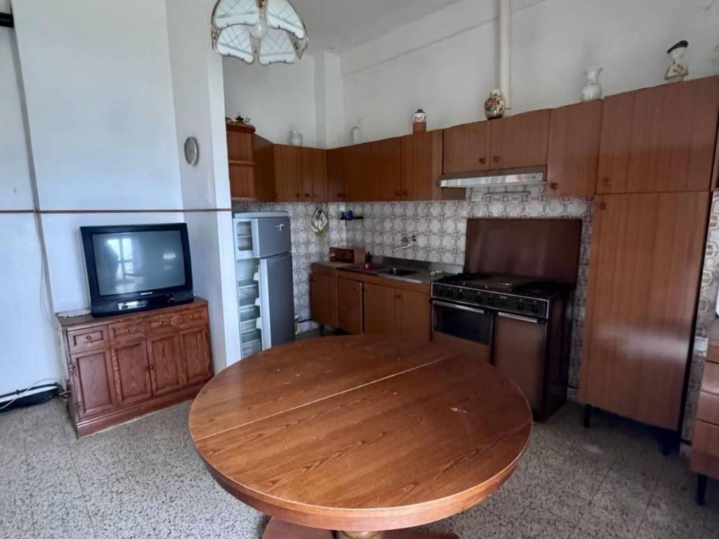 appartamento in vendita a Massa in zona Quercioli