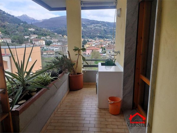 appartamento in vendita a Massa in zona Mirteto