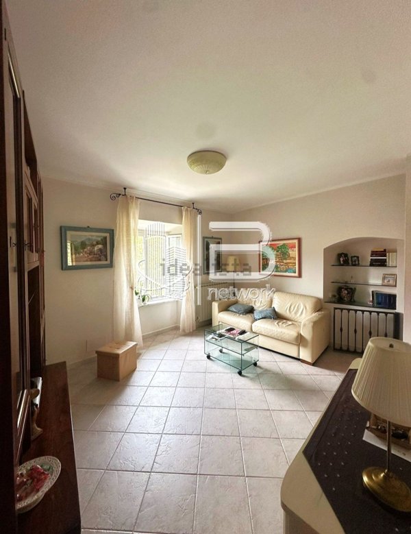 appartamento in vendita a Massa in zona Castagnola