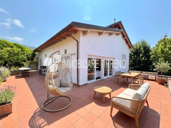 casa indipendente in vendita a Massa in zona Mirteto