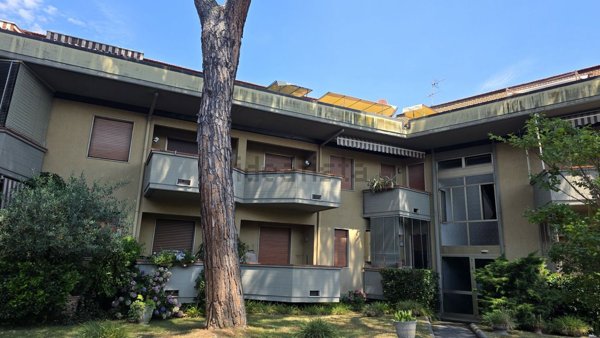 appartamento in vendita a Massa in zona Poveromo