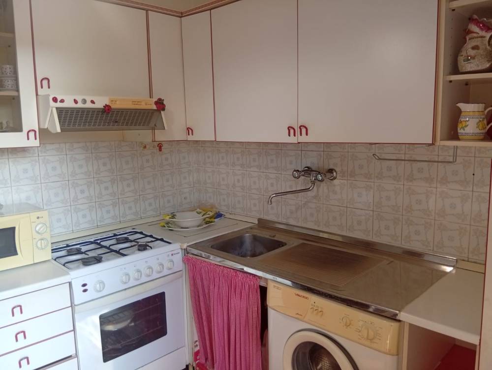appartamento in vendita a Massa in zona Marina dei Ronchi