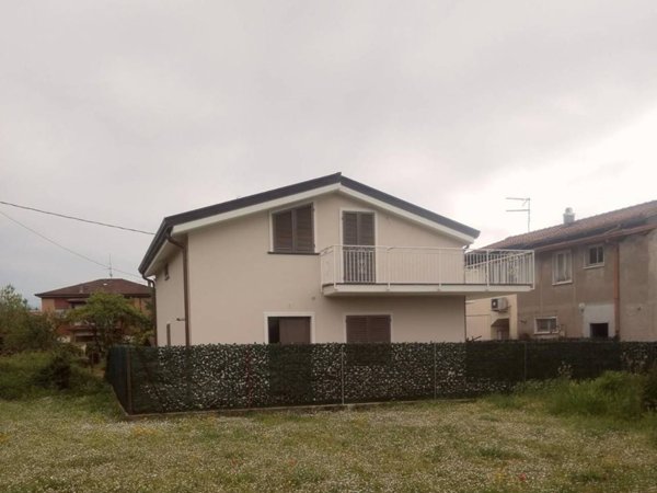 casa indipendente in vendita a Massa in zona Centro Storico