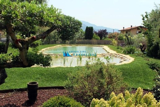 casa indipendente in vendita a Massa in zona Romagnano