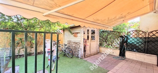 casa indipendente in vendita a Massa in zona Quercioli