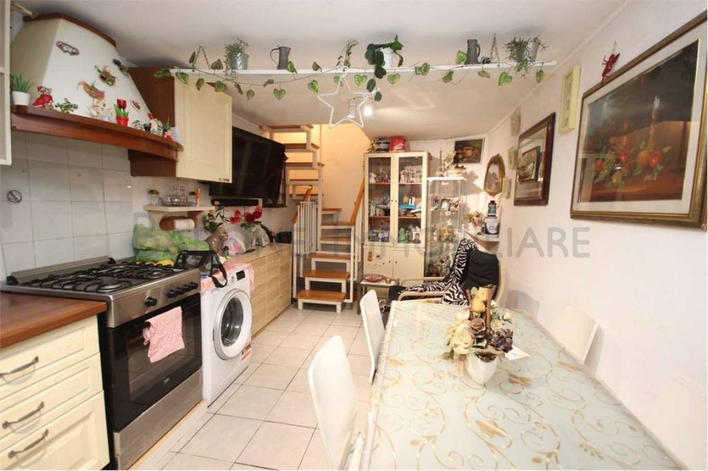 appartamento in vendita a Massa in zona Centro Storico