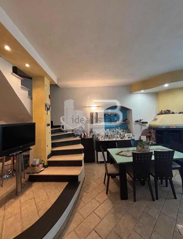 casa indipendente in vendita a Massa in zona Castagnola