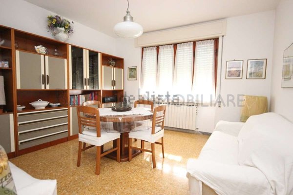 appartamento in vendita a Massa in zona Borgo del Ponte