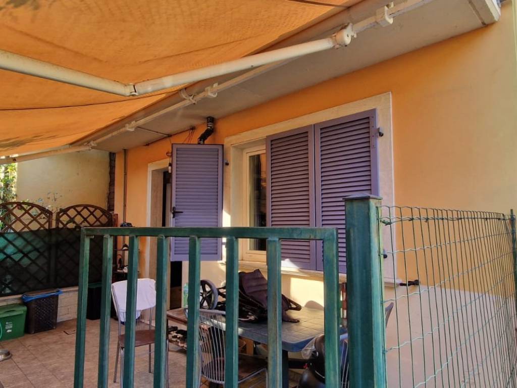casa indipendente in vendita a Massa in zona Quercioli
