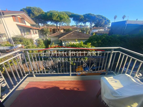 appartamento in vendita a Massa in zona Marina di Massa