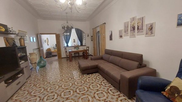 casa semindipendente in vendita a Massa