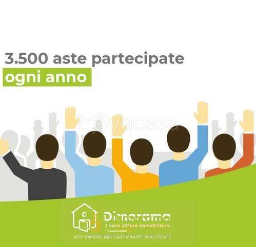 appartamento in vendita a Massa in zona Marina dei Ronchi