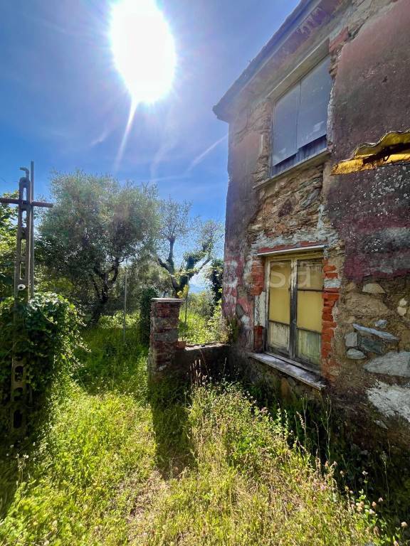 casa indipendente in vendita a Massa in zona Antona