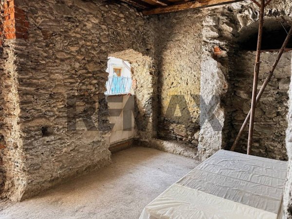 appartamento in vendita a Massa in zona Centro Storico