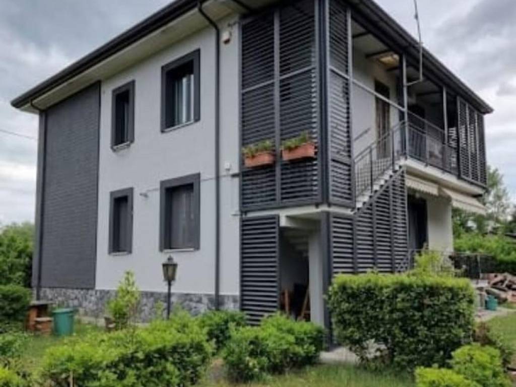 appartamento in vendita a Massa in zona Poveromo