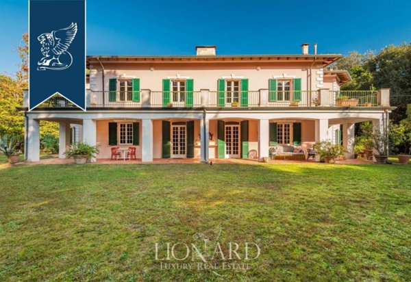 casa indipendente in vendita a Massa