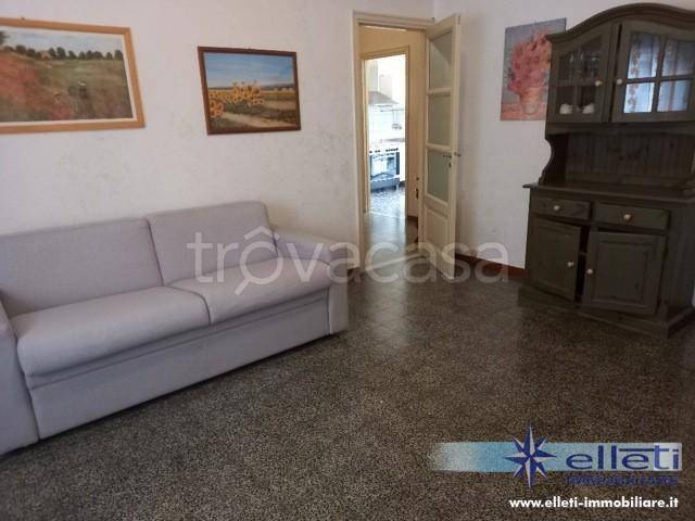 appartamento in vendita a Massa in zona Marina di Massa