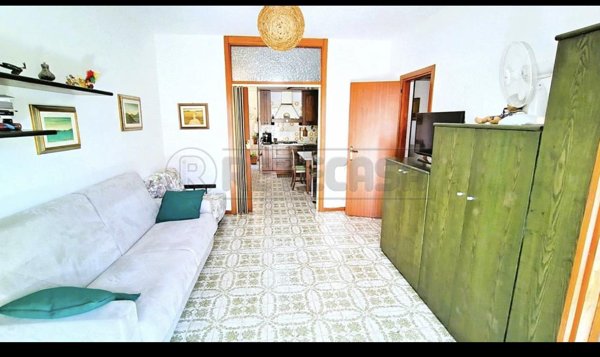 appartamento in vendita a Massa in zona Marina di Massa