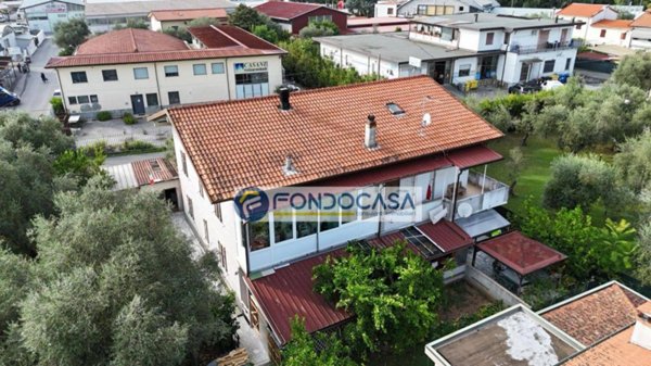 casa indipendente in vendita a Massa