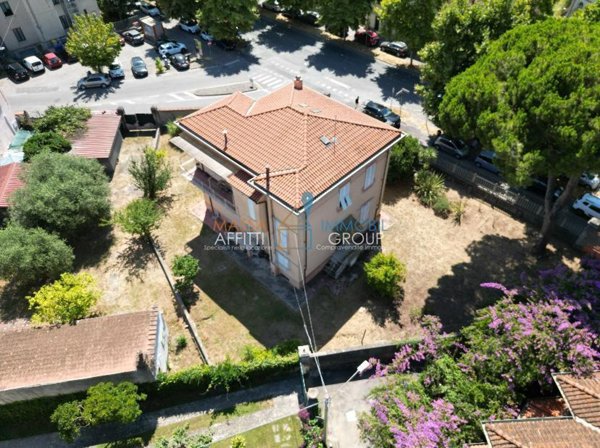 casa indipendente in vendita a Massa in zona Centro Storico