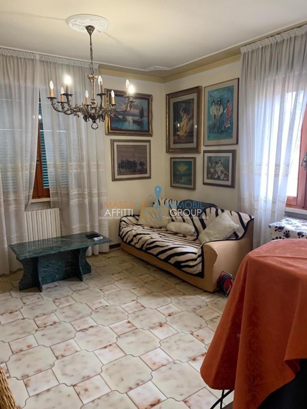 appartamento in vendita a Massa in zona Centro Storico