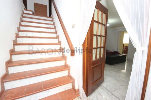 casa indipendente in vendita a Massa in zona Borgo del Ponte