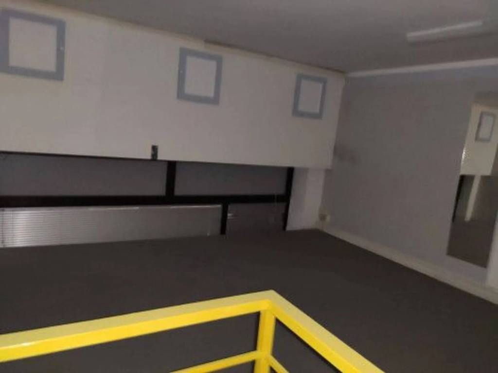 negozio in vendita a Massa in zona Centro Storico