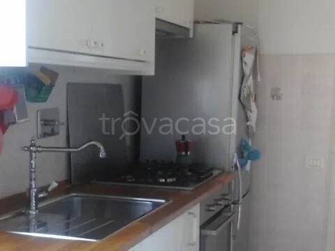appartamento in vendita a Massa in zona Borgo del Ponte
