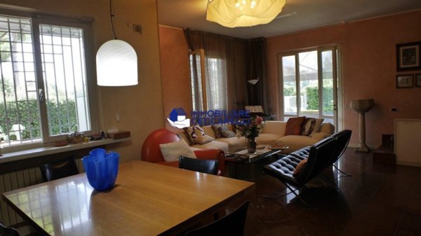 casa indipendente in vendita a Massa in zona Marina dei Ronchi