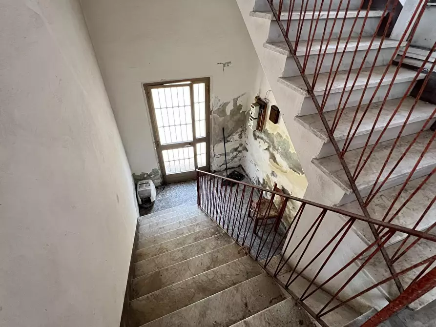 intera palazzina in vendita a Massa in zona Centro Storico