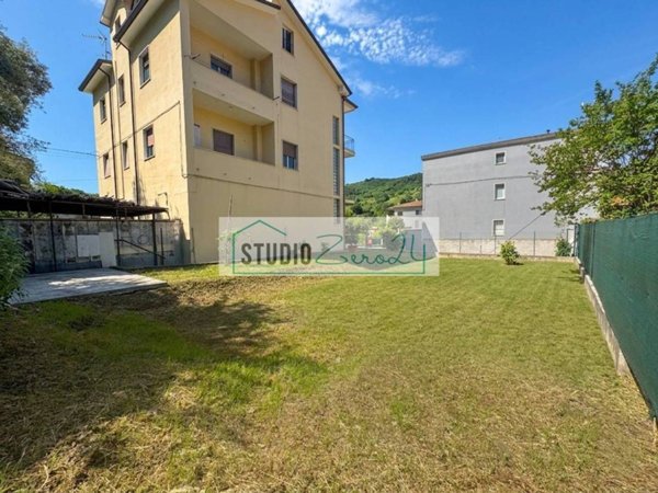 appartamento in vendita a Massa in zona Centro Storico