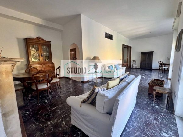 appartamento in vendita a Massa in zona Centro Storico