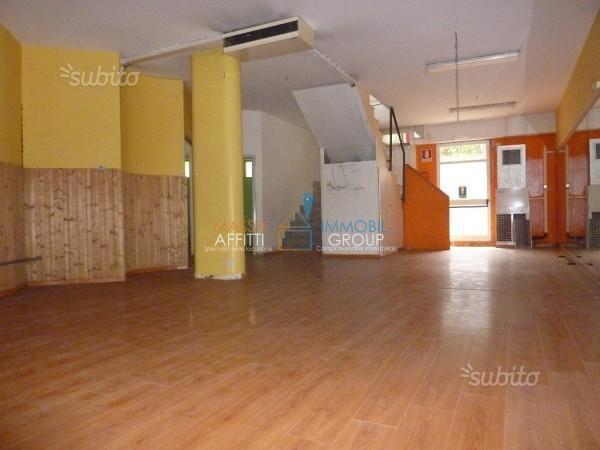appartamento in vendita a Massa in zona Marina di Massa