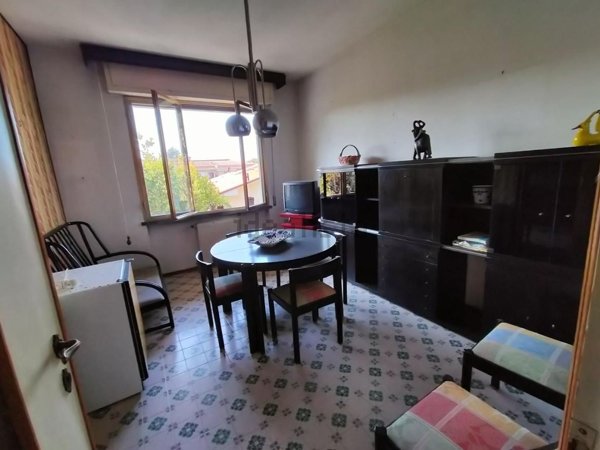 appartamento in vendita a Massa in zona Marina dei Ronchi
