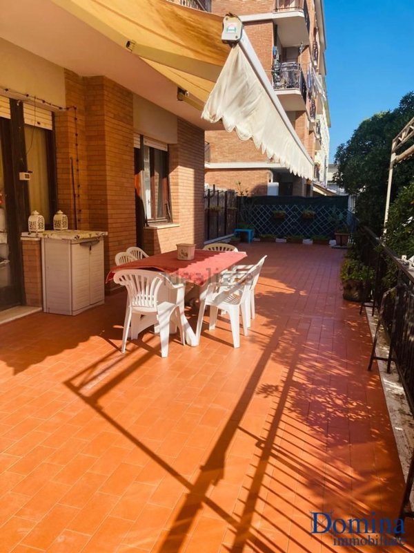 appartamento in vendita a Massa in zona Marina di Massa