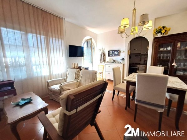 casa indipendente in vendita a Massa in zona Marina di Massa