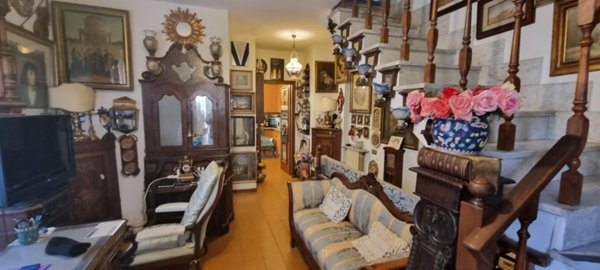 casa indipendente in vendita a Massa in zona Centro Storico