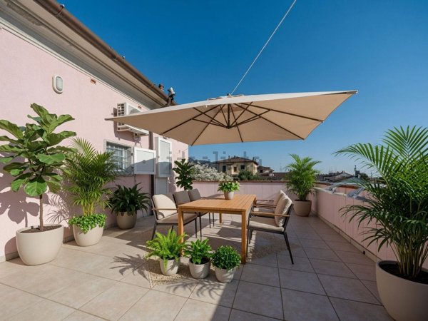 casa indipendente in vendita a Massa in zona Quercioli
