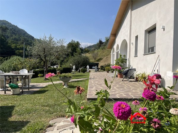 casa indipendente in vendita a Massa in zona Mirteto