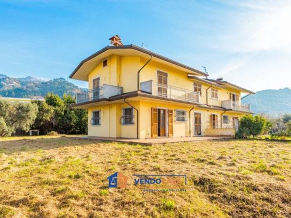 casa indipendente in vendita a Massa in zona Centro Storico