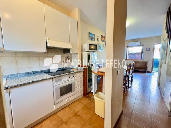 casa indipendente in vendita a Massa in zona Marina di Massa