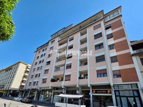 appartamento in vendita a Massa in zona Centro Storico