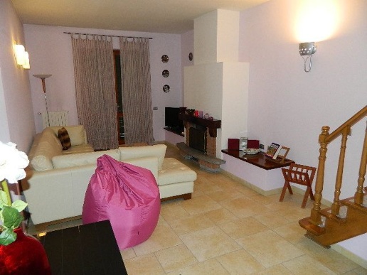appartamento in vendita a Massa in zona Borgo del Ponte