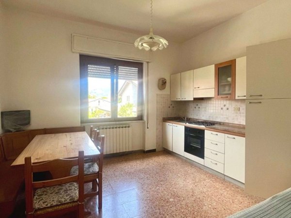 appartamento in vendita a Massa in zona Marina di Massa