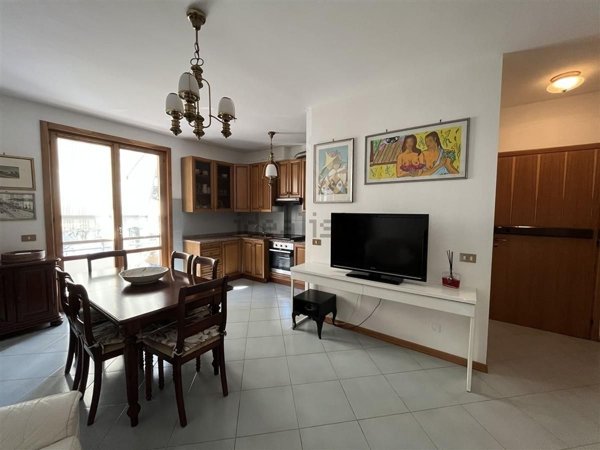 appartamento in vendita a Massa in zona Marina dei Ronchi