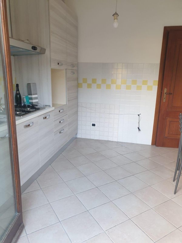 appartamento in vendita a Massa in zona Borgo del Ponte